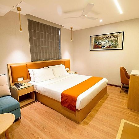 The Bastion Hotel โบปาล ภายนอก รูปภาพ