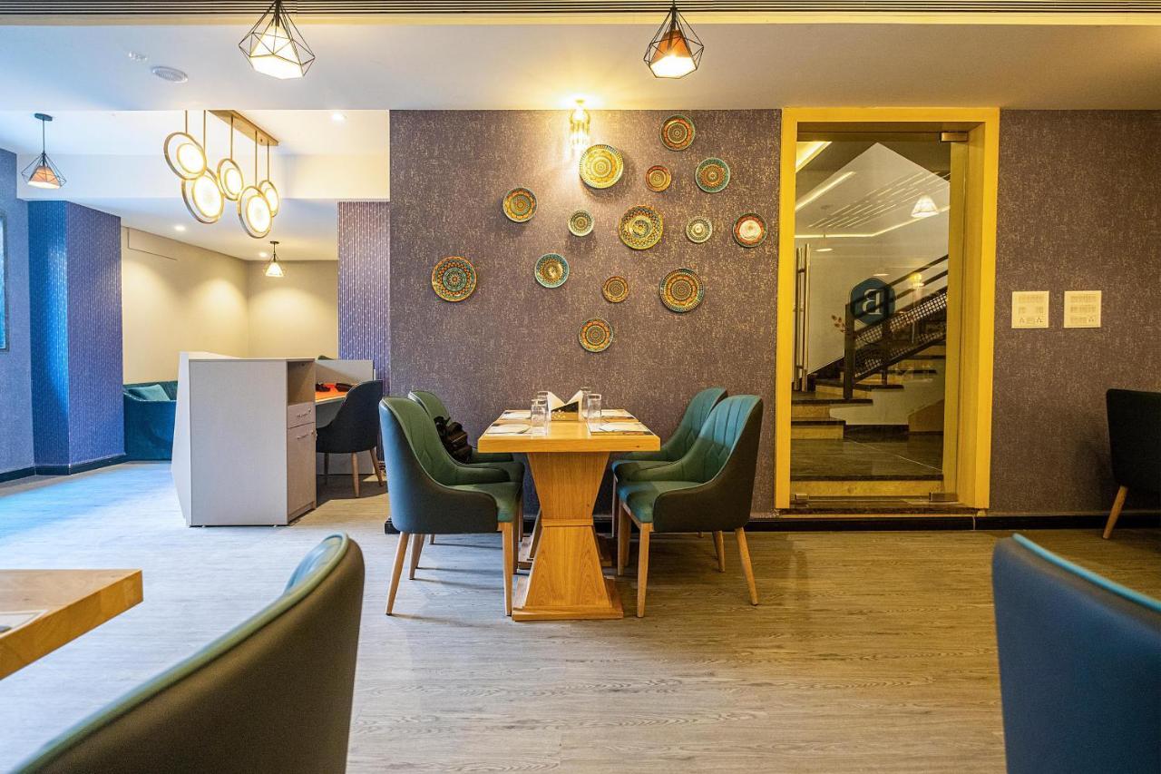 The Bastion Hotel โบปาล ภายนอก รูปภาพ